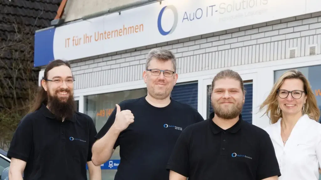 Team von AuO IT-Solutions im Büro